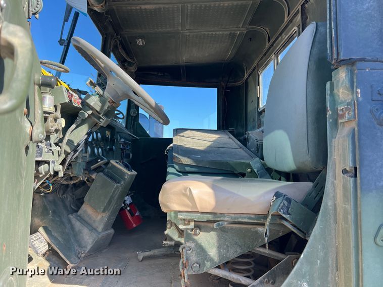 image for item DS2468 1991 BMY M931A2  semi truck