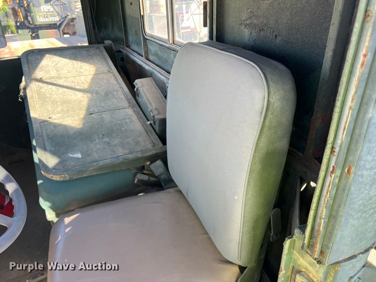 image for item DS2468 1991 BMY M931A2  semi truck