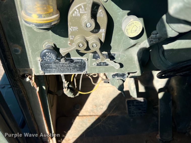 image for item DS2468 1991 BMY M931A2  semi truck