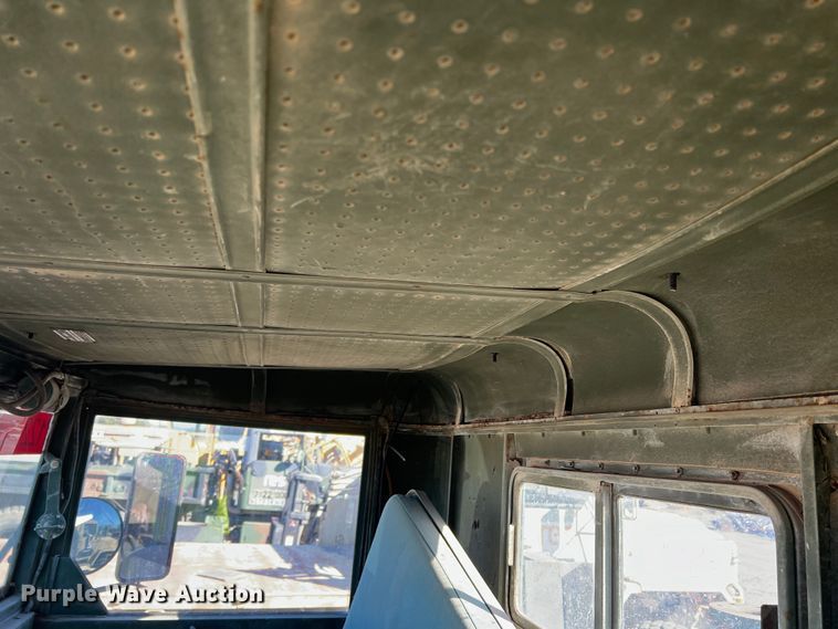 image for item DS2468 1991 BMY M931A2  semi truck