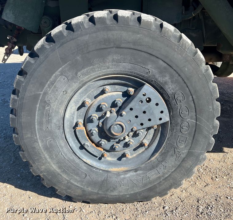 image for item DS2468 1991 BMY M931A2  semi truck