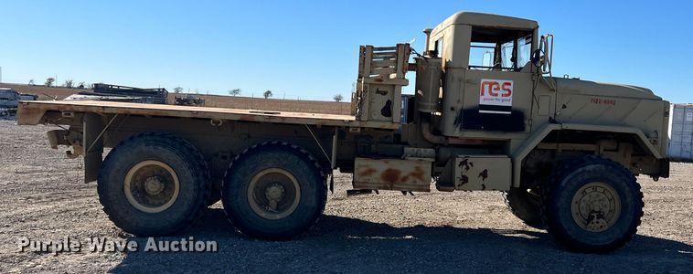 image for item DS2469 1991 BMY  flatbed truck