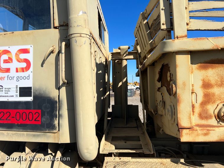 image for item DS2469 1991 BMY  flatbed truck