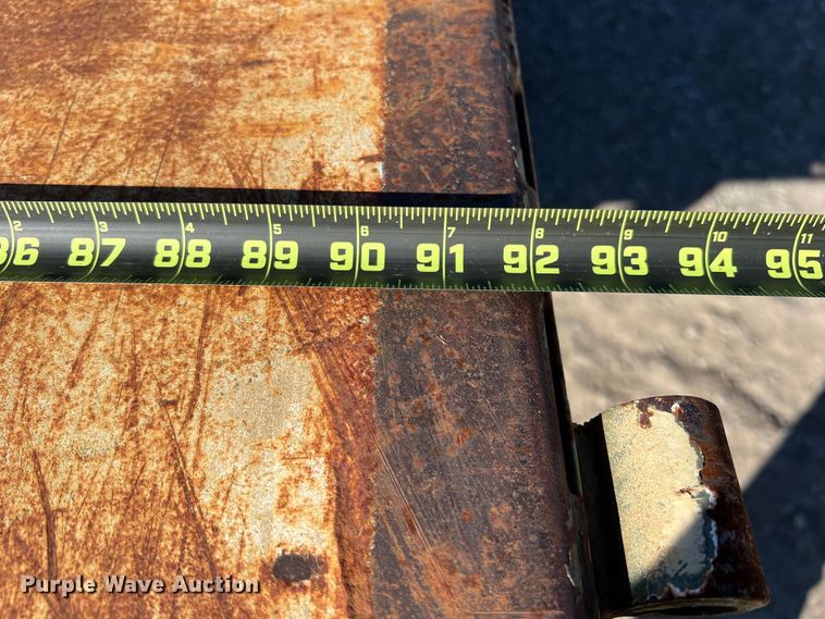 image for item DS2469 1991 BMY  flatbed truck