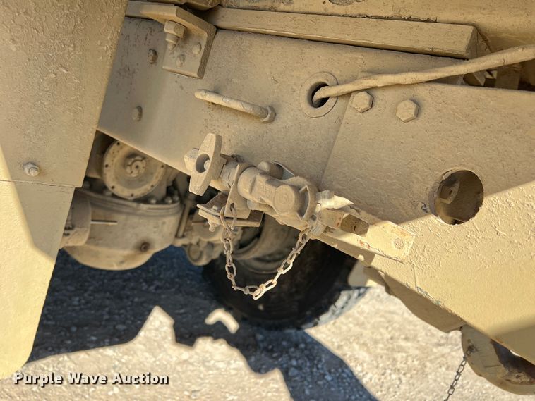 image for item DS2469 1991 BMY  flatbed truck