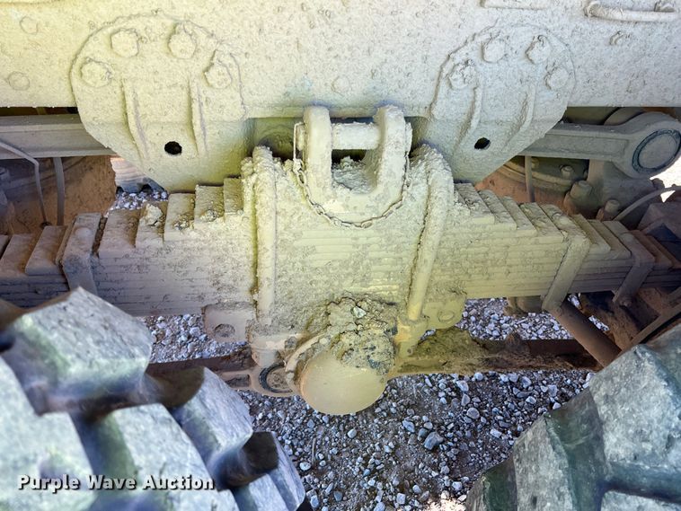 image for item DS2469 1991 BMY  flatbed truck