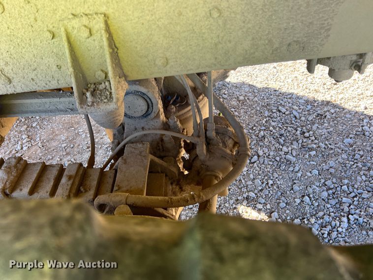 image for item DS2469 1991 BMY  flatbed truck