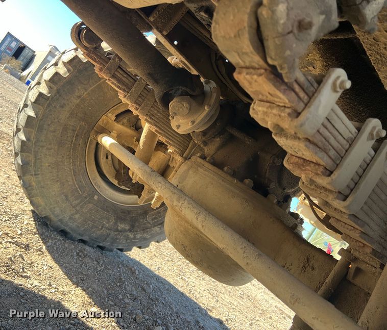 image for item DS2469 1991 BMY  flatbed truck