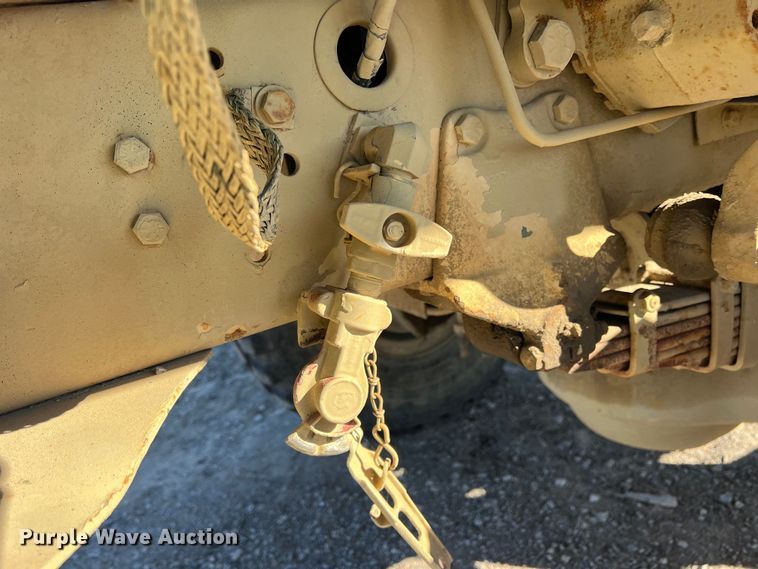 image for item DS2469 1991 BMY  flatbed truck