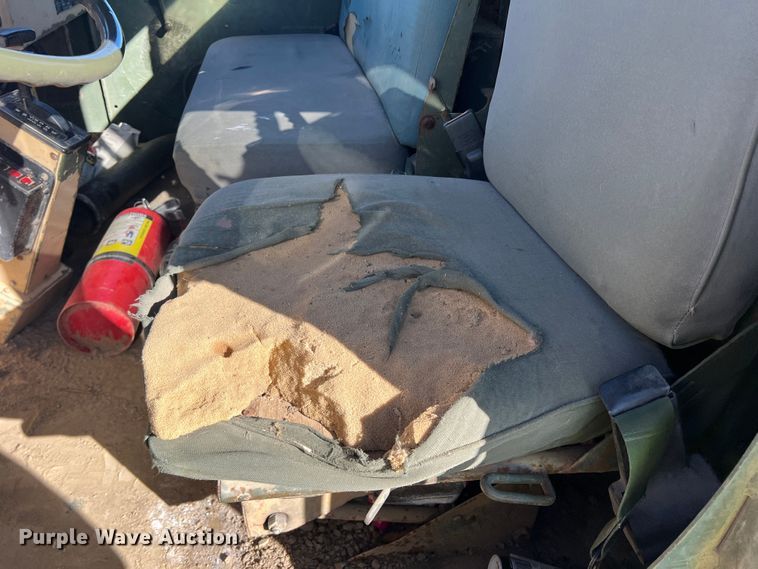 image for item DS2469 1991 BMY  flatbed truck