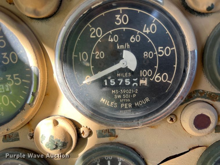 image for item DS2469 1991 BMY  flatbed truck