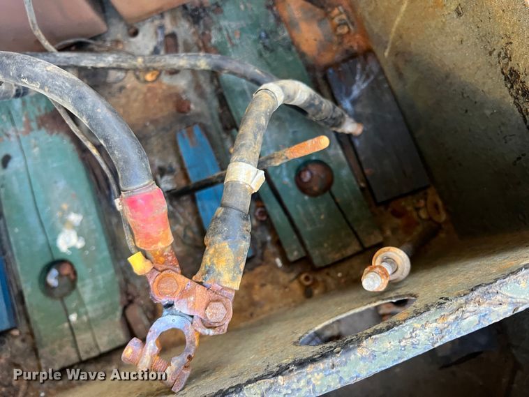 image for item DS2469 1991 BMY  flatbed truck