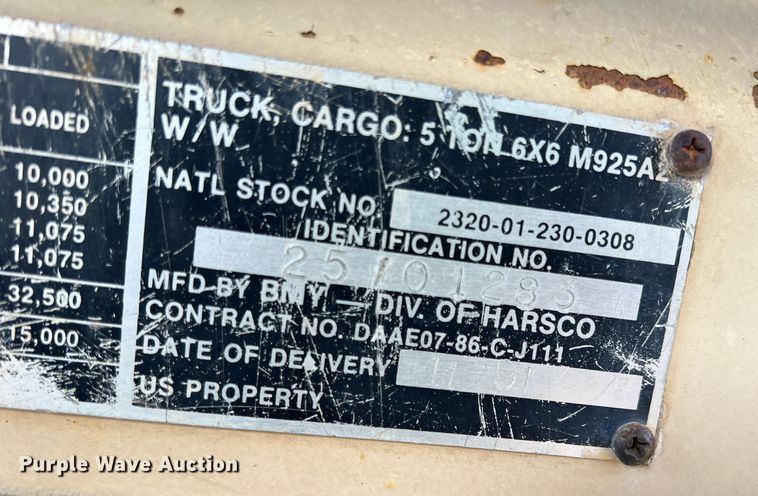 image for item DS2469 1991 BMY  flatbed truck
