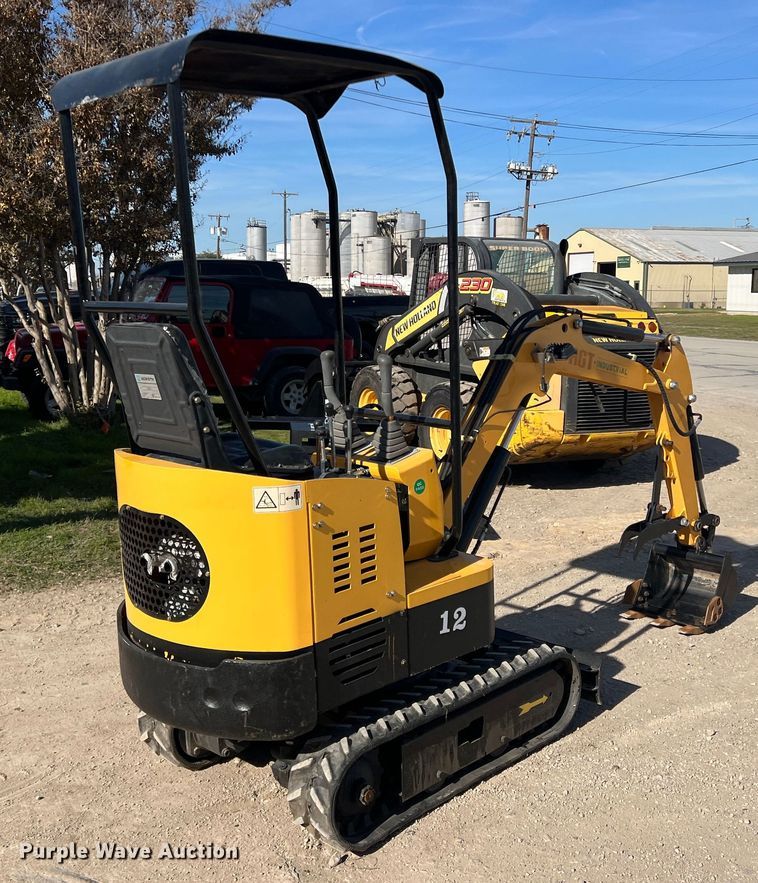 image for item DS2471 2022 Agrotk H12  mini excavator