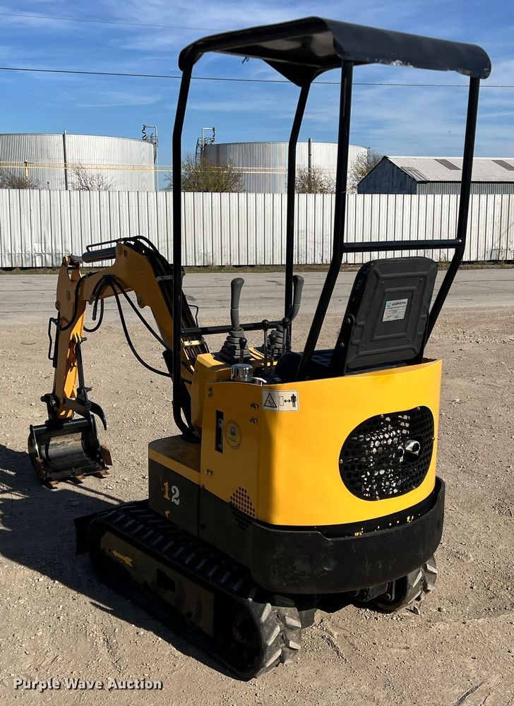 image for item DS2471 2022 Agrotk H12  mini excavator