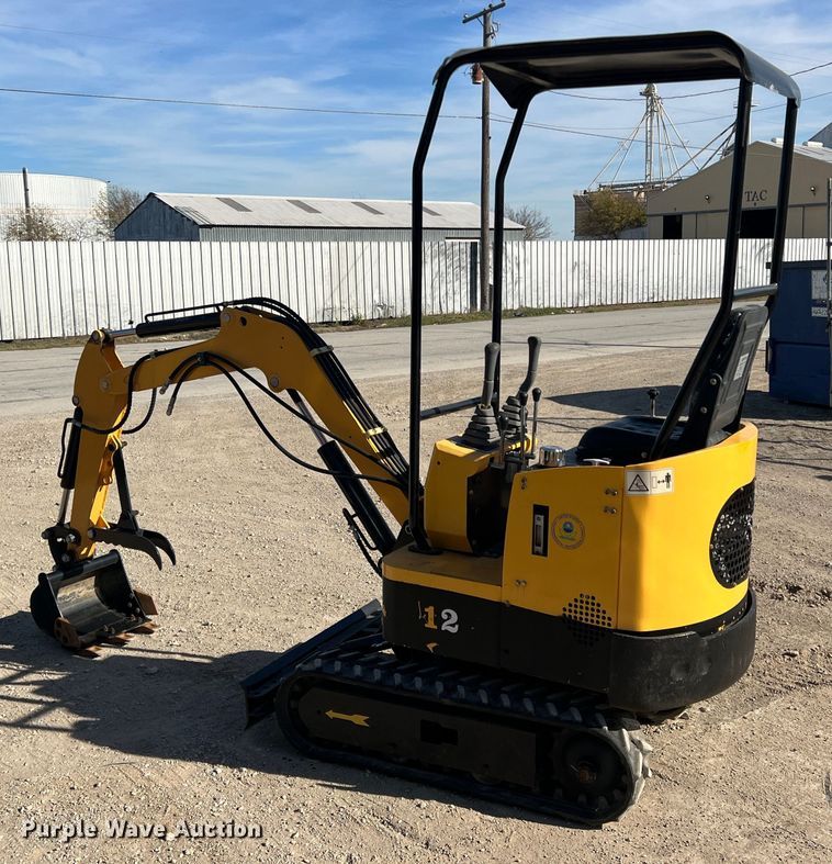 image for item DS2471 2022 Agrotk H12  mini excavator