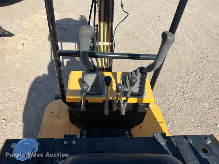 image for item DS2471 2022 Agrotk H12  mini excavator