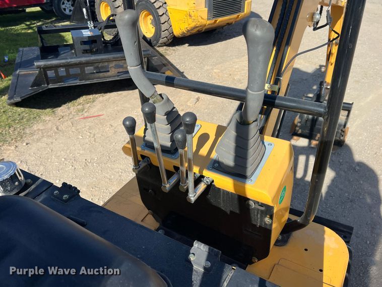 image for item DS2471 2022 Agrotk H12  mini excavator