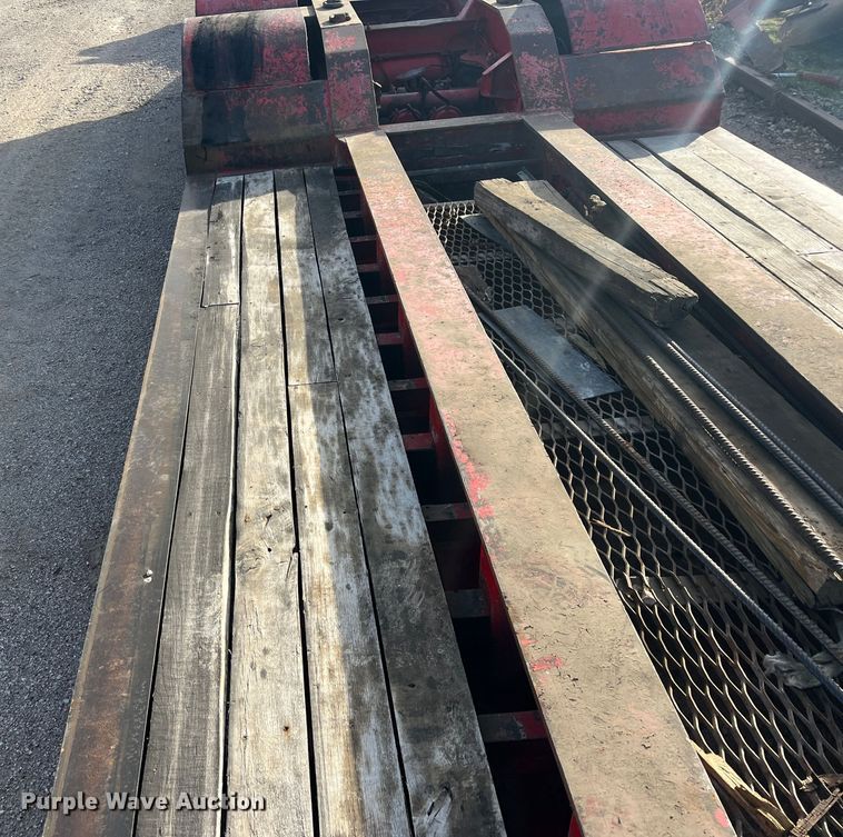 image for item DS2472 2000 Trail King  lowboy equipment trailer