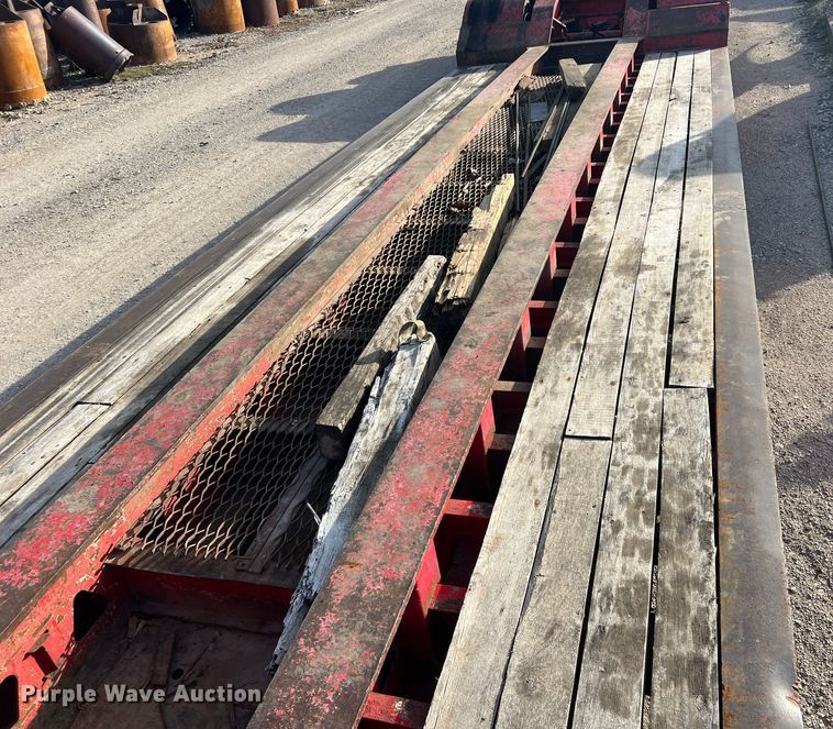 image for item DS2472 2000 Trail King  lowboy equipment trailer