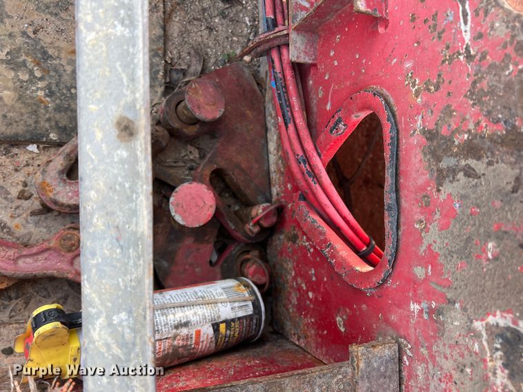 image for item DS2472 2000 Trail King  lowboy equipment trailer