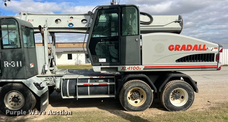 image for item DS2477 Gradall XL4100 II  wheeled excavator