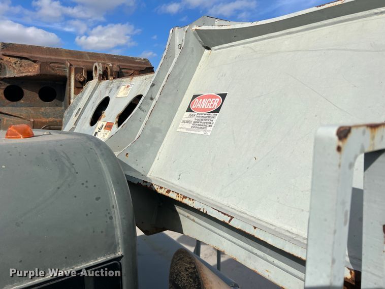 image for item DS2477 Gradall XL4100 II  wheeled excavator