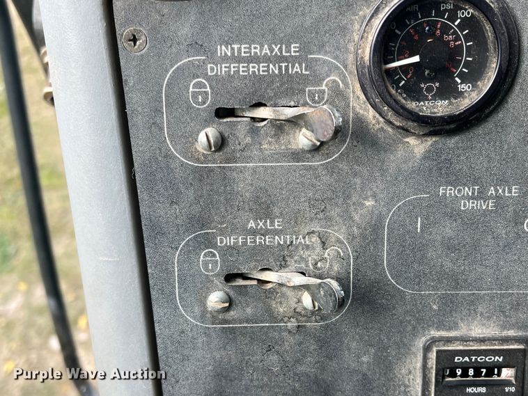 image for item DS2477 Gradall XL4100 II  wheeled excavator