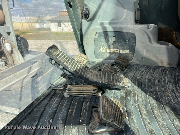 image for item DS2477 Gradall XL4100 II  wheeled excavator