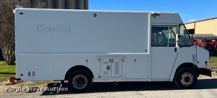 image for item DS2479 2008 Workhorse W62  delivery truck