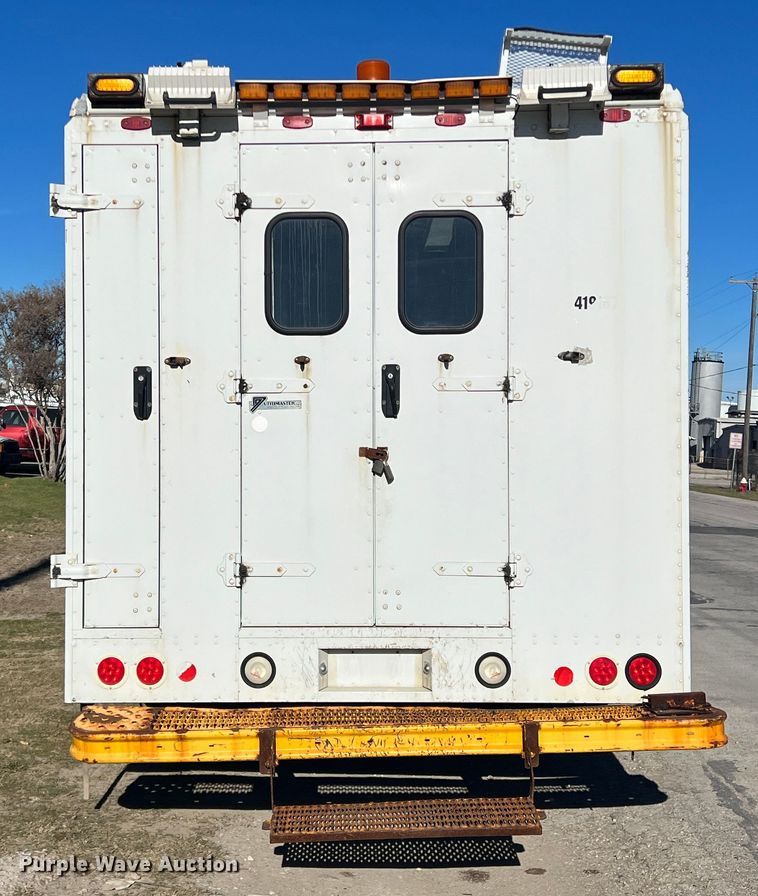 image for item DS2479 2008 Workhorse W62  delivery truck