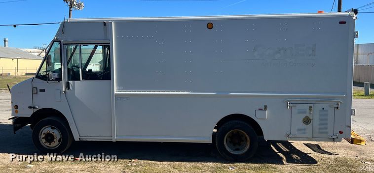 image for item DS2479 2008 Workhorse W62  delivery truck