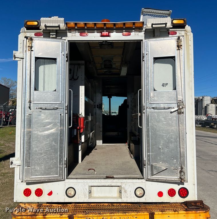 image for item DS2479 2008 Workhorse W62  delivery truck