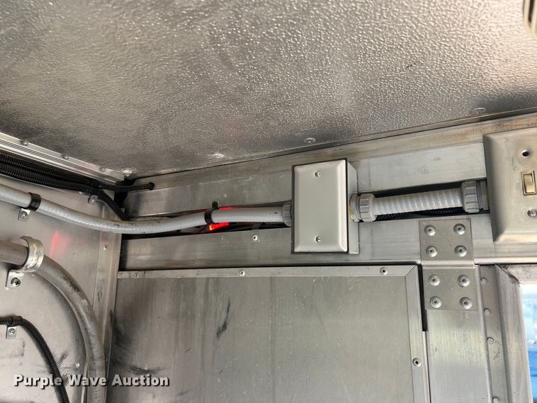 image for item DS2479 2008 Workhorse W62  delivery truck