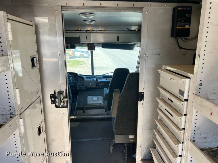 image for item DS2479 2008 Workhorse W62  delivery truck