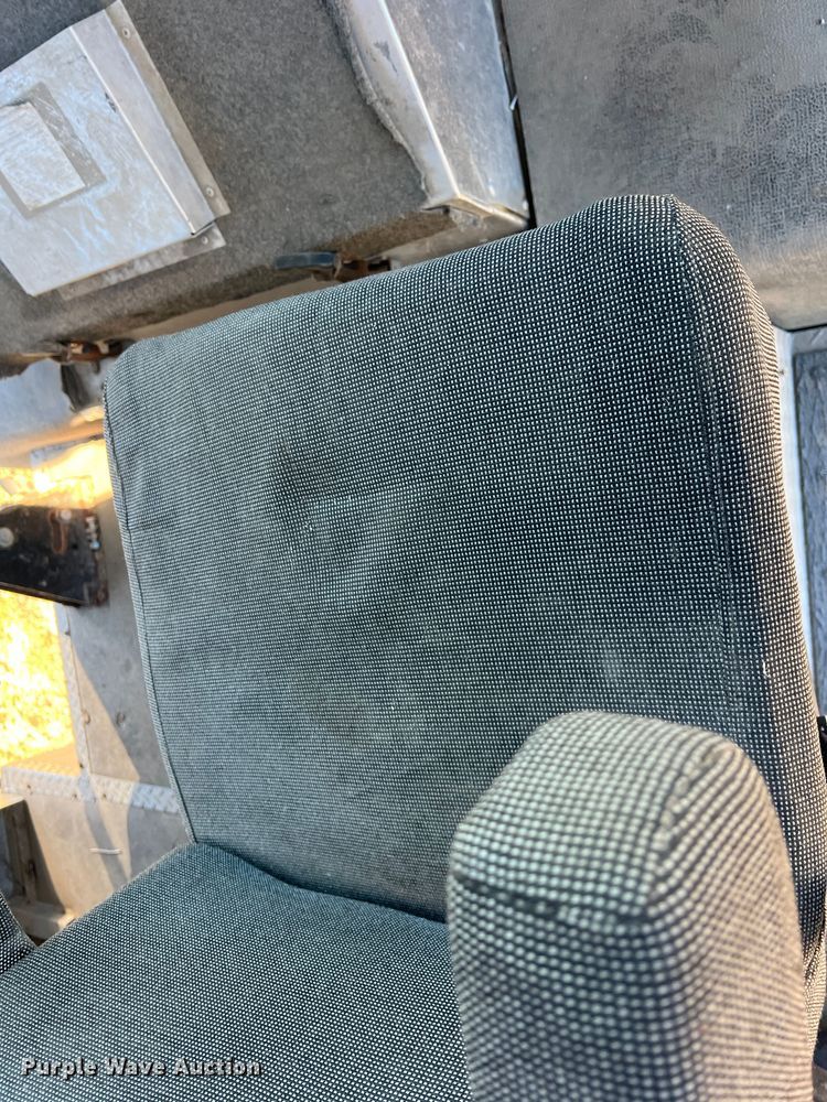 image for item DS2479 2008 Workhorse W62  delivery truck