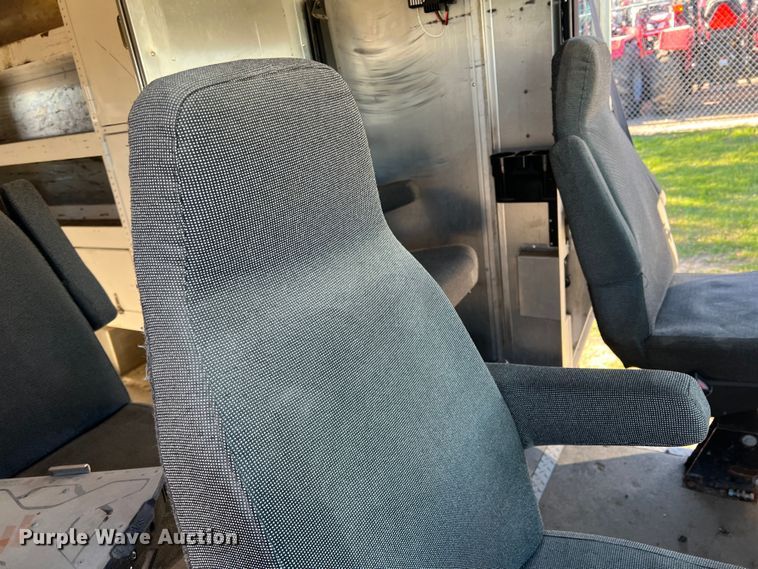 image for item DS2479 2008 Workhorse W62  delivery truck