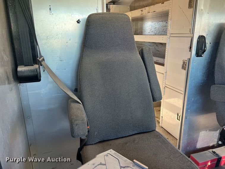 image for item DS2479 2008 Workhorse W62  delivery truck