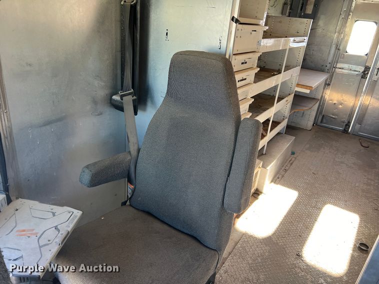 image for item DS2479 2008 Workhorse W62  delivery truck