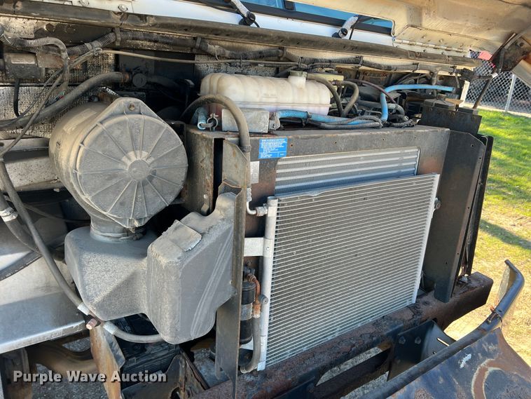 image for item DS2479 2008 Workhorse W62  delivery truck