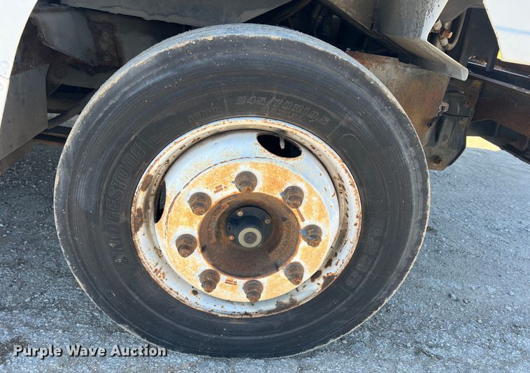 image for item DS2479 2008 Workhorse W62  delivery truck