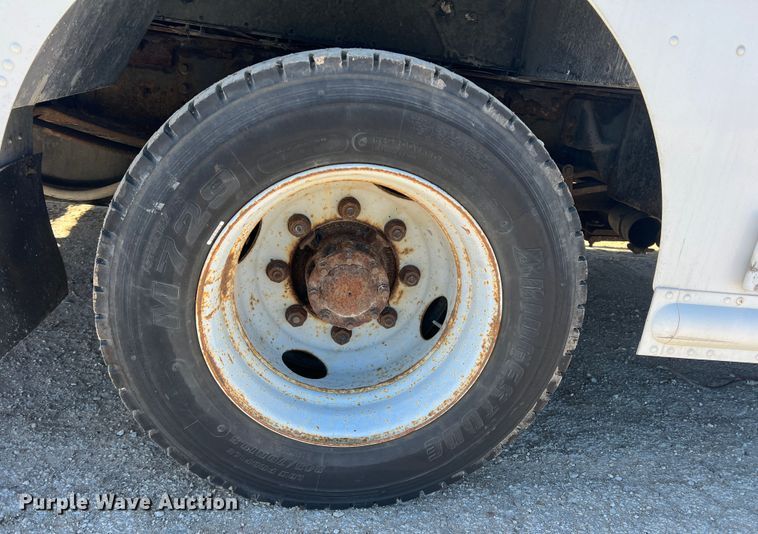 image for item DS2479 2008 Workhorse W62  delivery truck