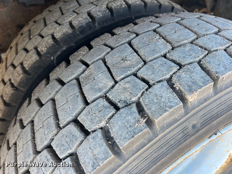 image for item DS2479 2008 Workhorse W62  delivery truck