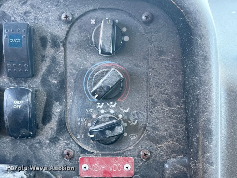 image for item DS2479 2008 Workhorse W62  delivery truck