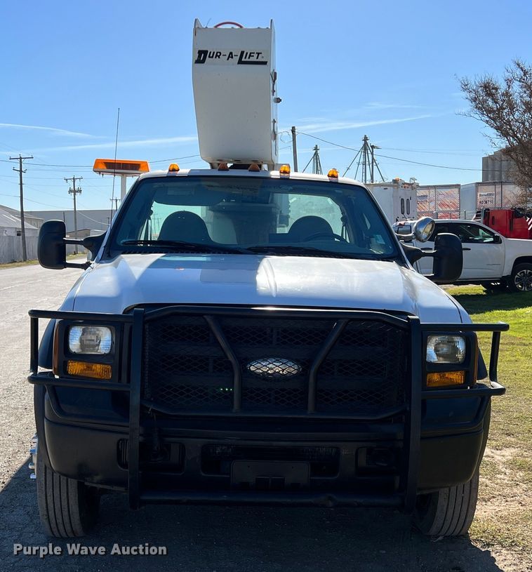 image for item DS2480 2006 Ford F550  bucket truck