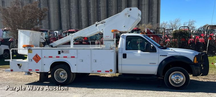 image for item DS2480 2006 Ford F550  bucket truck