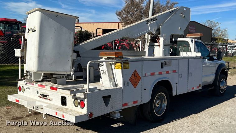 image for item DS2480 2006 Ford F550  bucket truck