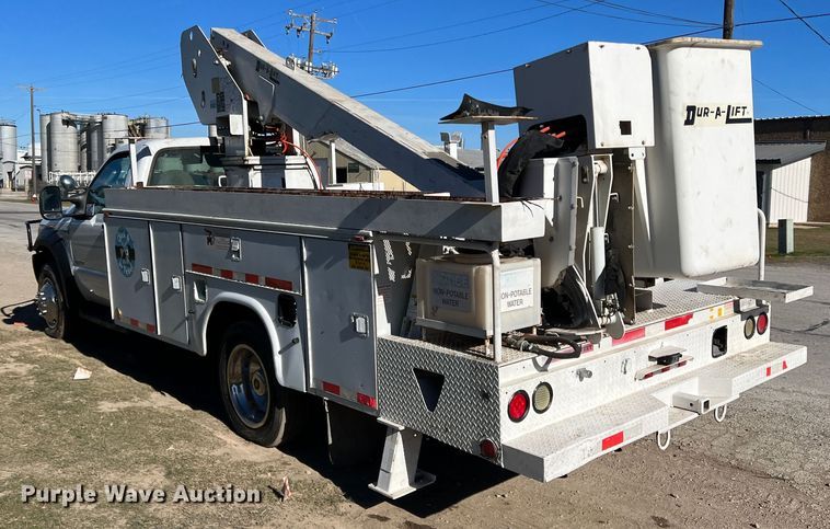 image for item DS2480 2006 Ford F550  bucket truck