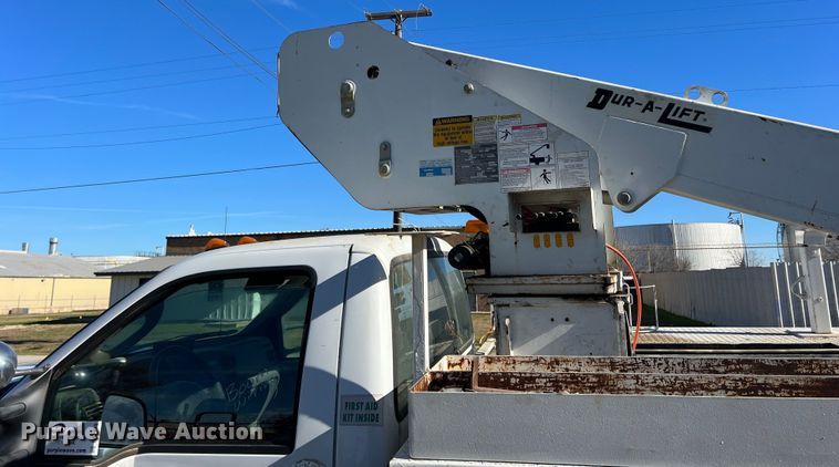 image for item DS2480 2006 Ford F550  bucket truck