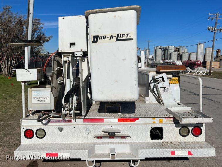 image for item DS2480 2006 Ford F550  bucket truck